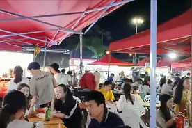 实拍：南昌市最火的美食一条街视频封面