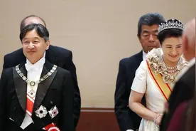 日本天皇夫妇在宫内举行飨宴之仪,日式晚宴,九道料理招待来宾视频封面