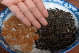 茶叶加冰糖一起泡水喝，解决了多数男女朋友的大问题，省钱又实用视频封面