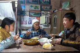 燕子心里有事想不通老公细心开导，晚上吃个四季豆炒土豆，早点睡视频封面