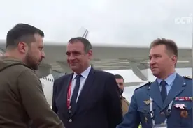 乌总统泽连斯基抵达日本出席七国集团峰会视频封面