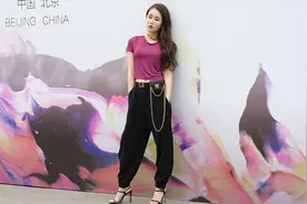 收脚裤搭配细高跟凉鞋，身材不高，却搭配出精致的时尚美视频封面