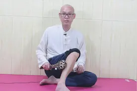 脾湿的人，容易痰多，腿上有1个穴位，帮助健脾和胃，专门祛痰视频封面