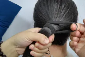 一根皮筋扎丸子头的正确方法，简单速成，慢动作你定能学会视频封面