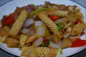 鱿鱼这样做、今晚米饭又紧张了！教学详细靠谱“在家也能做大厨”视频封面