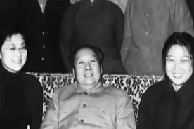1976年9月9日，毛主席永远离开，工作人员含泪送别视频封面