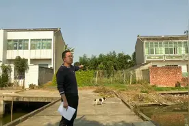 靖江：百户村民住D级危房五年提心吊胆 为何既没规划又不许翻建？视频封面