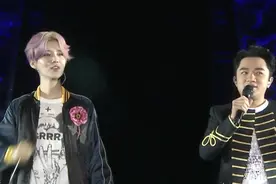王祖蓝现身鹿晗演唱会教鹿晗说广东话，不愧是跑男团的搞笑担当！视频封面