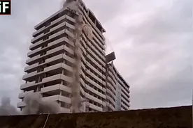 高楼爆破集锦：非常震撼的画面视频封面