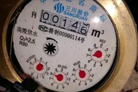 水龙头天天滴水，水表会不会走？抄表师傅说了实话，转达给家里人视频封面