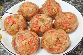 糯米蒸排骨的特色做法，鲜香软糯嫩滑入味，太好吃了视频封面