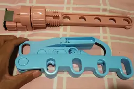 网购了2个旅行用的挂衣架，很实用视频封面