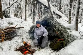 野外求生，17岁小妹酷爱挑战野外生存，零下30度独闯原始无人雪山视频封面