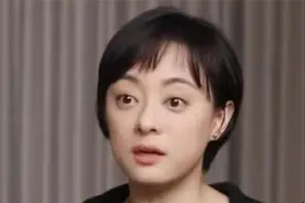 孙俪无效养生引争议！近照眼凸脖子粗腮帮突出，网友怀疑得甲亢视频封面