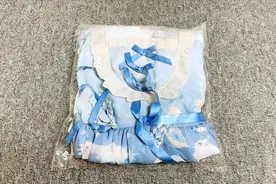 娜娜应粉丝要求，开箱130元洛丽塔小裙子，这图案真美到我了