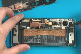 这大概是史上最调皮的小米10拆解了！直接把零件拆下来放歌玩~