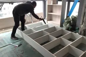 客厅与阳台业主要求做个隔断，小钱帮忙这样设计，您说好看吗？视频封面