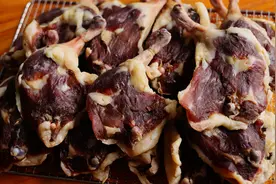 想吃鸭肉又觉得有腥骚味？那就试试这样做，肉质紧实，香而不柴视频封面