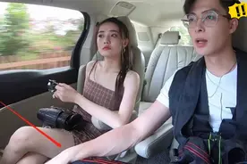 徐璐不顾镜头跷二郎腿！