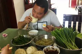 美食小白菜馅包子这样做比肉馅包子好吃太香了视频封面