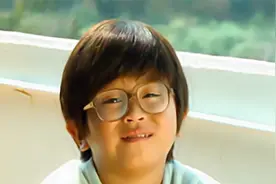 5岁男孩永远长不大，竟靠童真外貌作恶多端，高智商悬疑犯罪片！视频封面