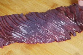 清洗猪肝，切记不要用清水洗，教你正确做法，血水毒素干干净净