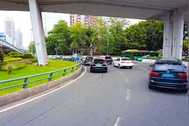 乘坐广州巴士观街景，天河北路，市长大厦，中信广场，环贸广场视频封面