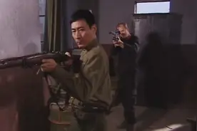 燕双鹰击毙老外狙击手，我知道你会出现在我身后，但我仍能杀死你视频封面