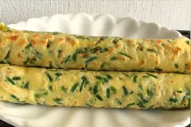 鸡蛋煎饼怎么做才好吃，关键在于调面糊，不揉面不擀面，柔软劲道