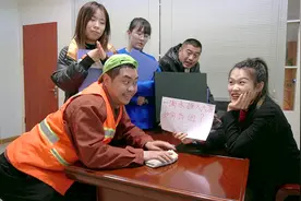 经理面试：一滴水掉进大海里该如何找回？保洁大叔的回答堪称经典视频封面