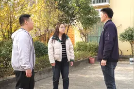 姐姐进城看望弟弟，弟弟怕丢人赶她走，却没想姐姐已是他老板娘视频封面