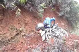 深山老林骑摩托，真是活受罪啊视频封面