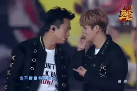 跑男男团登台齐唱《超级英雄》，鹿晗嗓音一出，台下瞬间炸锅！