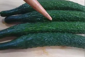 饭店的凉拌黄瓜做的好吃,原来做法这么简单,几分钟就搞定