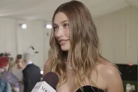 Hailey Bieber on Her Classically Sexy Met Gala Look视频封面