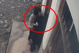 监拍：云南镇雄一智障女子疑遭老人性侵 逃出屋后被强行拉回！视频封面