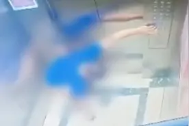 重庆一男子电梯内大便，门开时瞬提裤子，吓跑乘梯住户后继续便溺视频封面