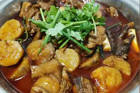 川味特色菜芋儿烧鸡做法，鸡肉鲜嫩入味，芋儿不浑汤，太棒了视频封面