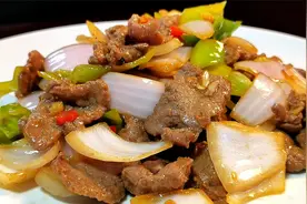 洋葱炒牛肉怎样做到鲜嫩不柴，大厨教你酒店做法，原来这么简单