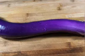 广东人做的茄子太香了，学会这种做法，开胃下饭，客人都说好吃