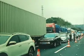 为何广东北上的车全堵在湖南高速上，这才是罪魁祸首，湖南不背锅视频封面