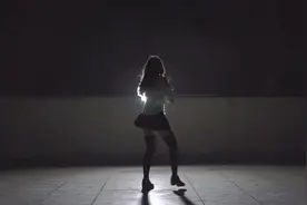 girls 宅舞翻跳视频封面