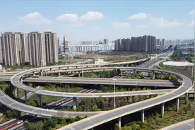 航拍昆明杜家营特大桥,昆磨高速由此穿城而过，高楼林立美如画！视频封面