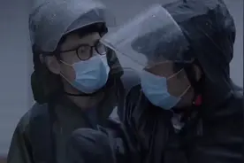 大考：周博文得知雯雯失联，暴雨中周父救出受困女孩视频封面