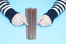 换下来的旧筷子别扔了，简单改造一下放阳台很实用，知道的都说好视频封面