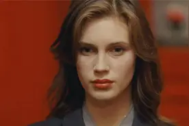 妈妈眼中的乖乖女，在外做着不堪的职业，只为满足自己内心的欲望视频封面