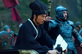 诸葛亮领兵打仗必乘坐素舆，手拿羽扇，这样做有何用意？视频封面