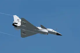 起飞后垂直拉升，中国空军歼-10C战机展示超强机动性能，DCS模拟视频封面