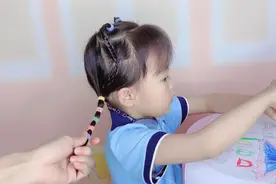 五一穿裙子裤子都可以这样扎，好看又可爱，扎法超简单