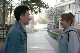 欢乐颂：小伙抱着美女转圈圈，美女害羞的直脸红，转身跑开了视频封面